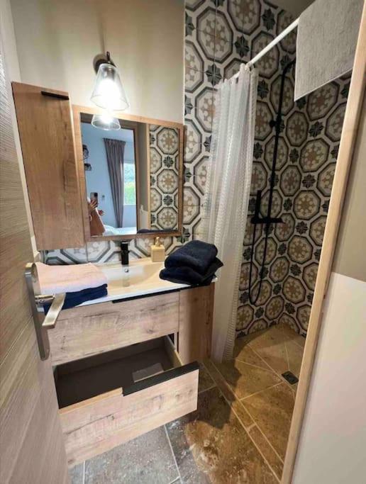 Apartmán Loft Pied De Coline Au Calme Ginasservis Exteriér fotografie