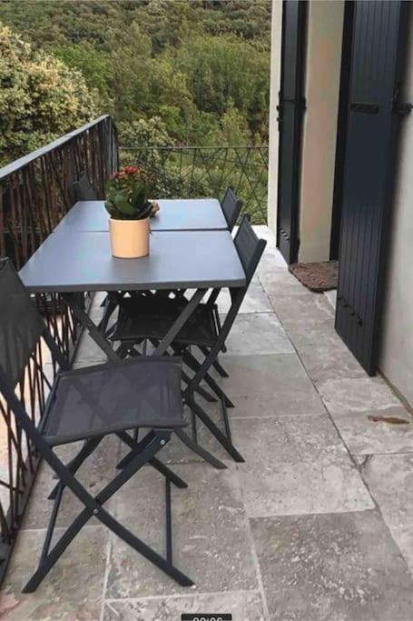Apartmán Loft Pied De Coline Au Calme Ginasservis Exteriér fotografie