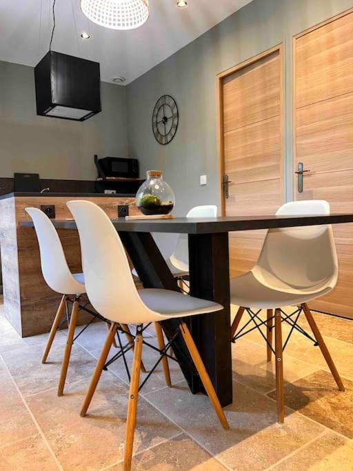Apartmán Loft Pied De Coline Au Calme Ginasservis Exteriér fotografie